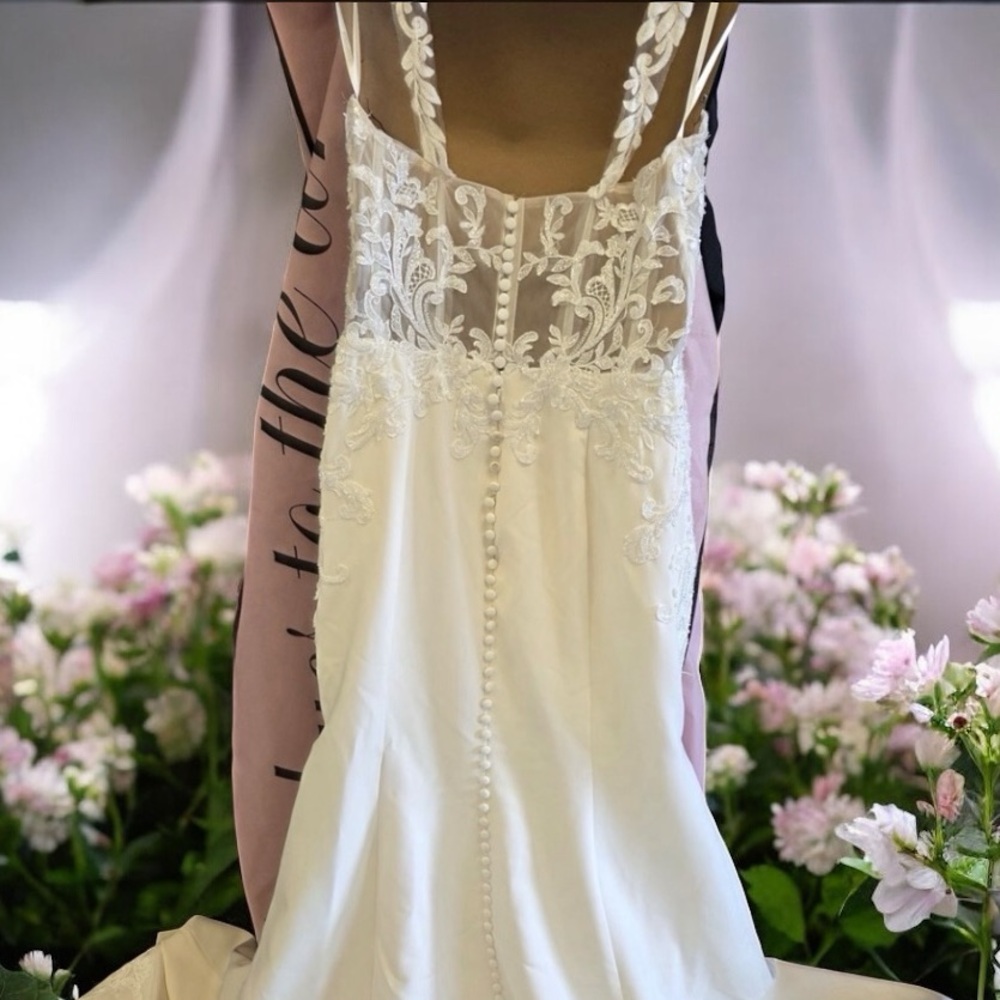 Madi Lane WHITTNEY Wedding Dress – Serene Collection | Size 14 | $2,200 Retail - Picture 13 of 16